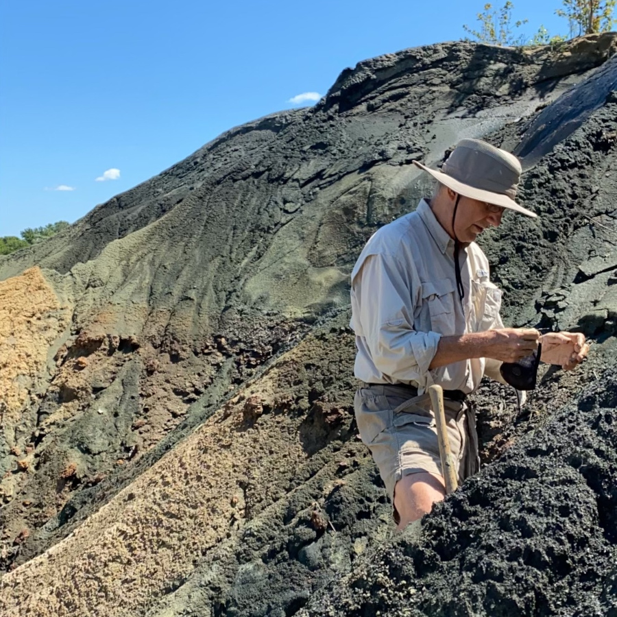 Stratigraphy and Earth_History researcher working in the field